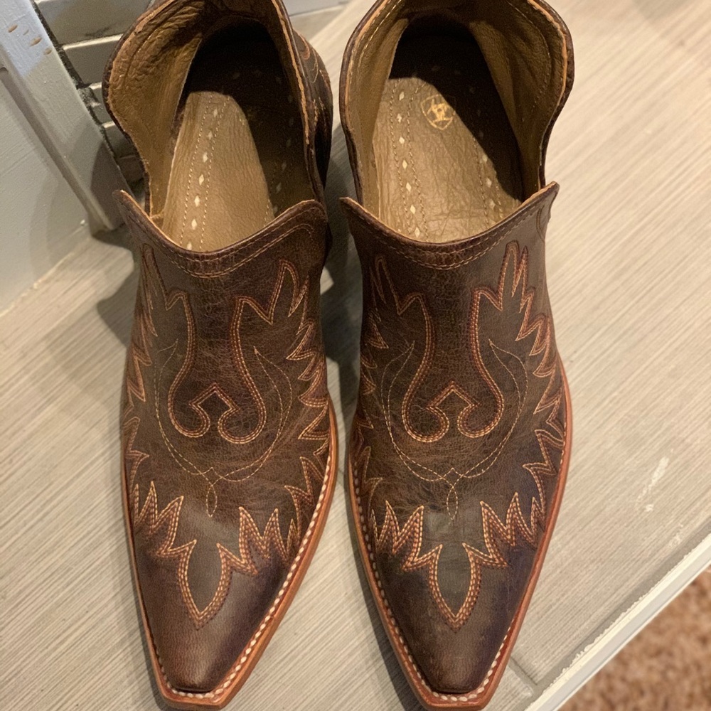 Ariat Dixon Booties - Picture 2 of 5